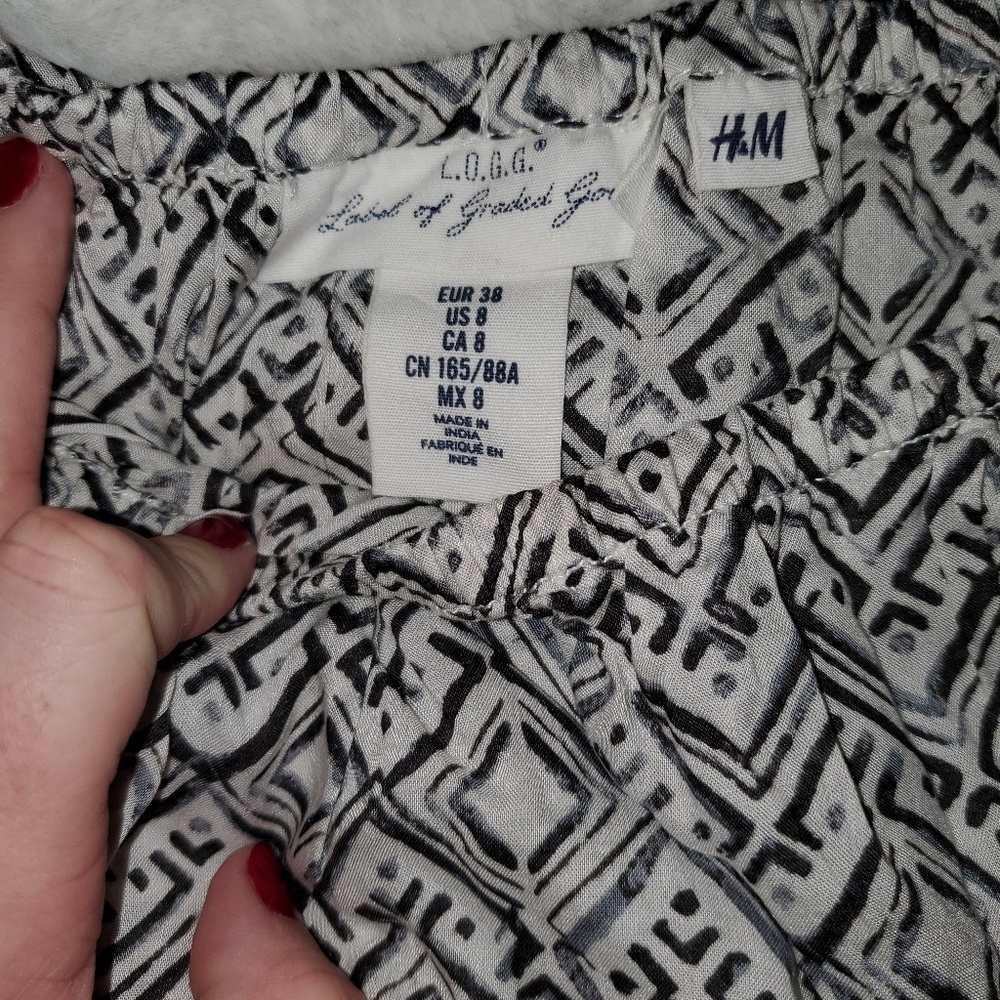 Patterned Top - Picture 2 of 2